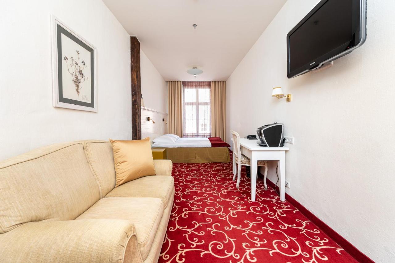Meriton Old Town Garden Hotel Tallinn Extérieur photo