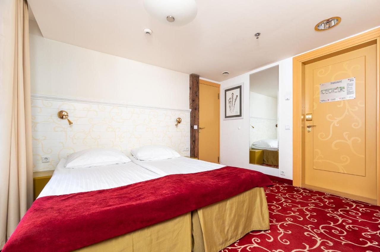 Meriton Old Town Garden Hotel Tallinn Extérieur photo