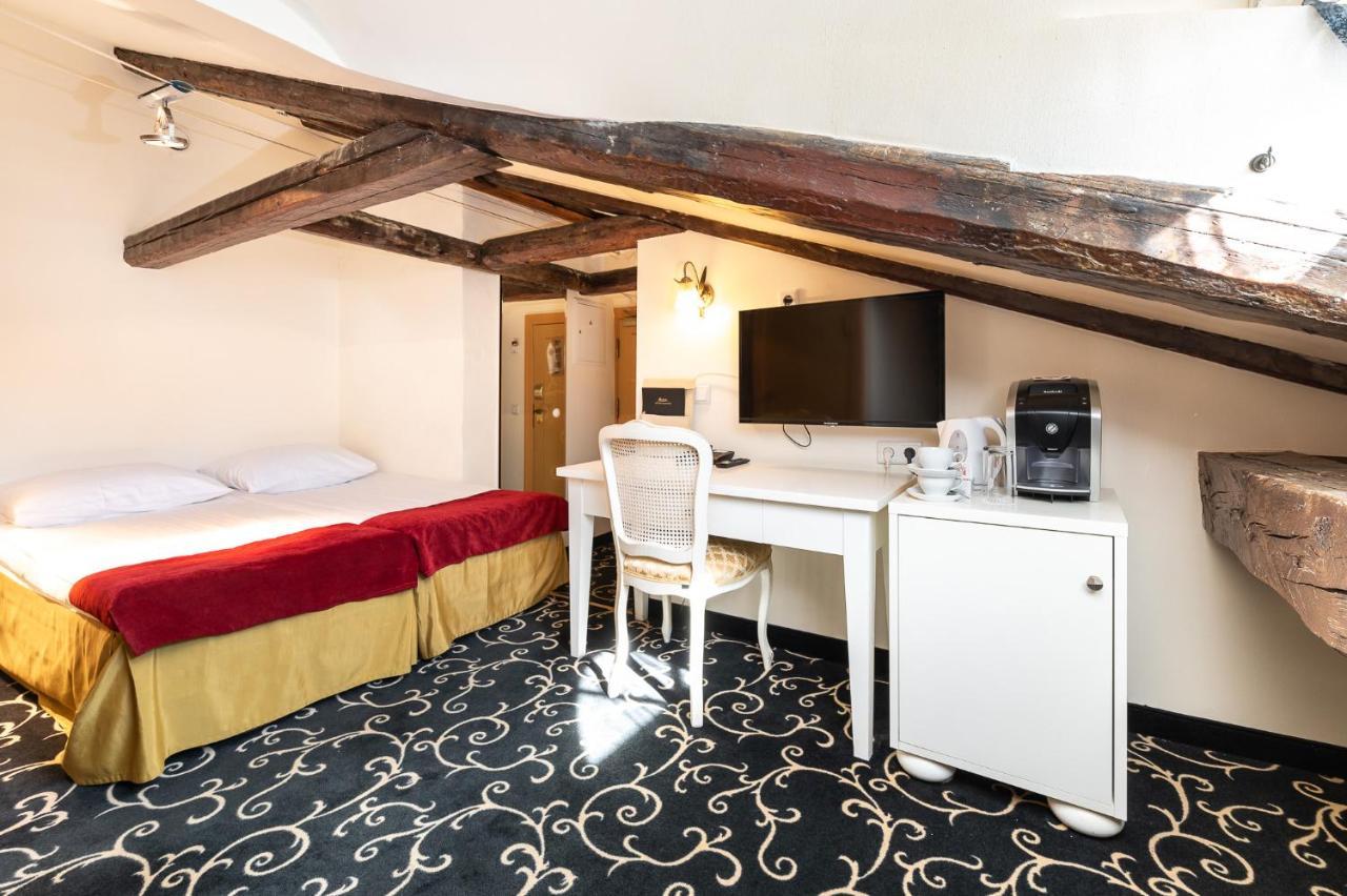 Meriton Old Town Garden Hotel Tallinn Extérieur photo