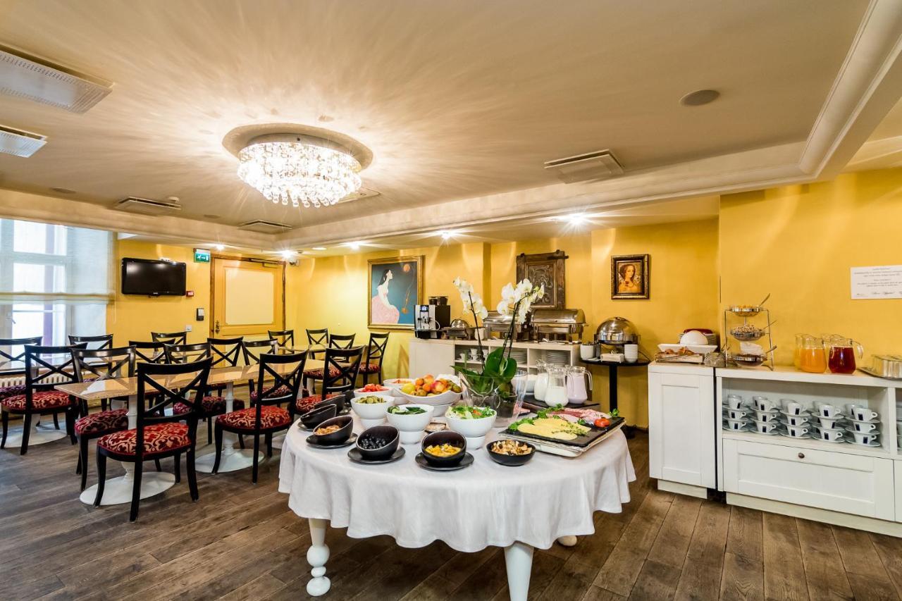 Meriton Old Town Garden Hotel Tallinn Extérieur photo