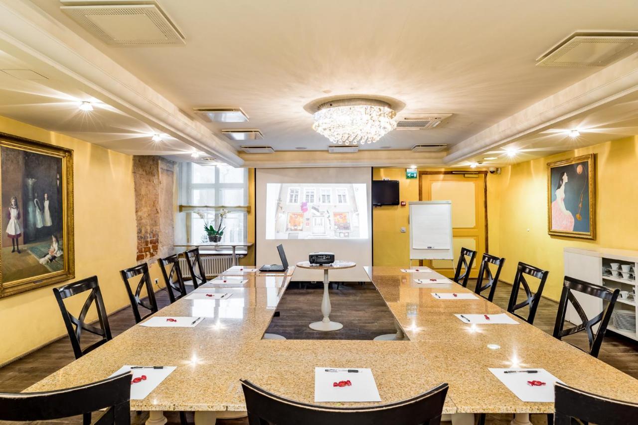 Meriton Old Town Garden Hotel Tallinn Extérieur photo