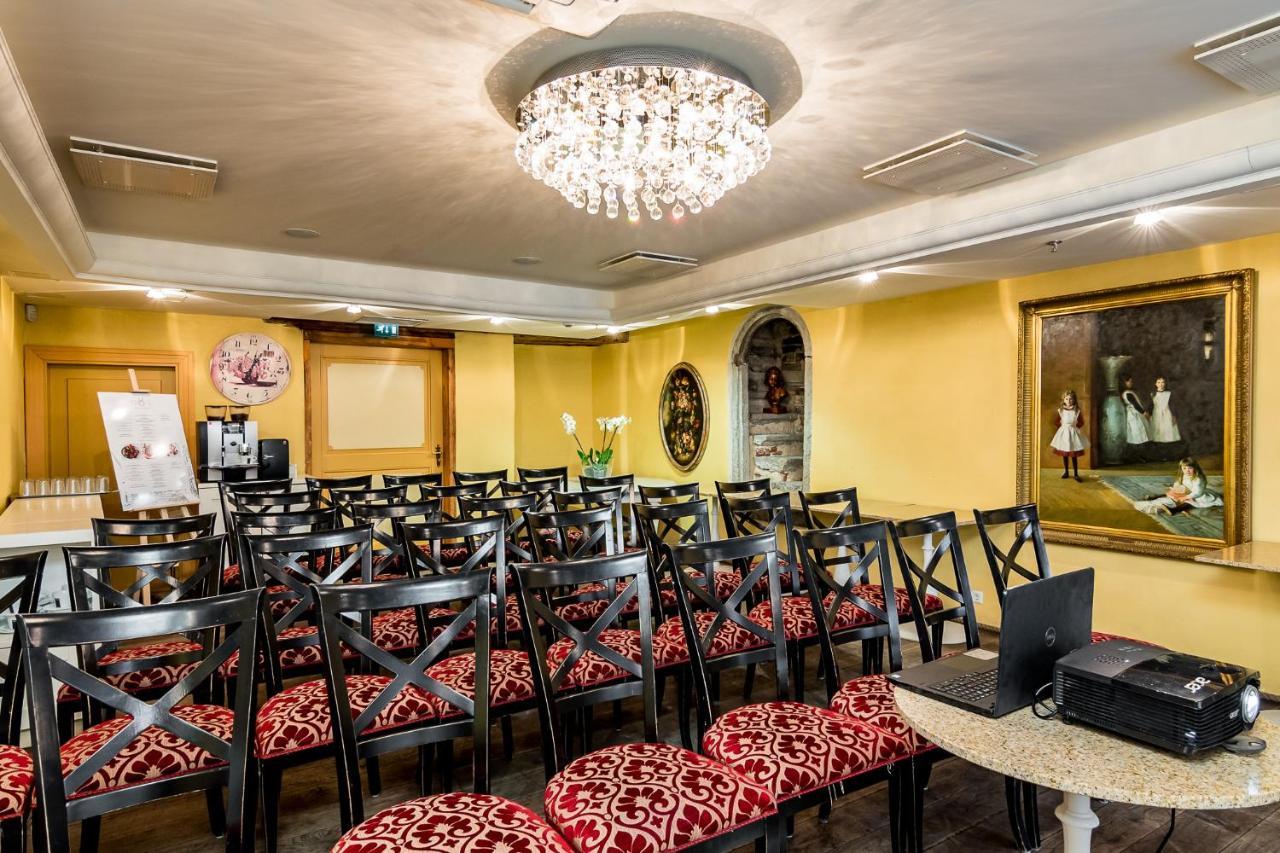 Meriton Old Town Garden Hotel Tallinn Extérieur photo