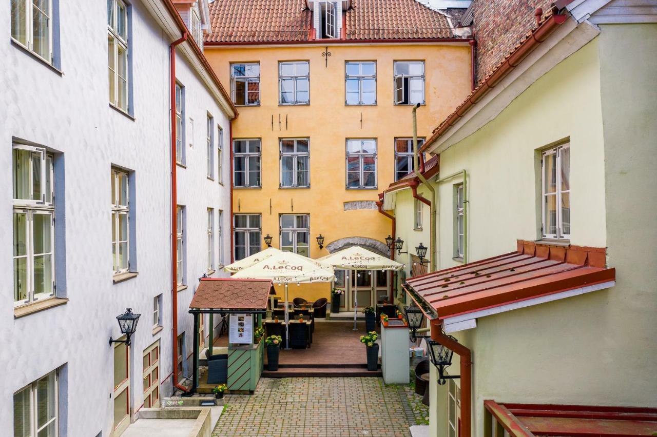 Meriton Old Town Garden Hotel Tallinn Extérieur photo